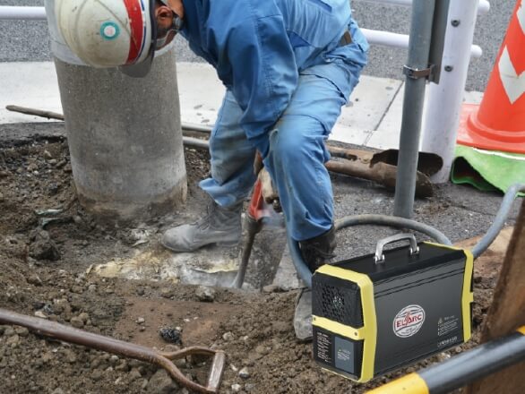 庭や車庫などの屋外作業に